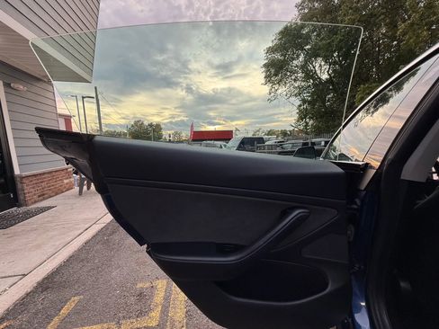 Used 2019 Tesla Model 3 Standard Range Plus image 13