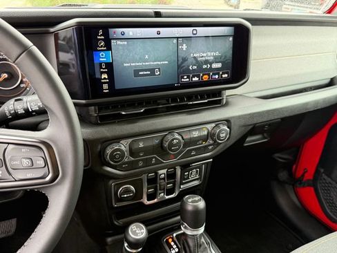 Used 2025 Jeep Wrangler Unlimited Sport AWD/4WD image 15