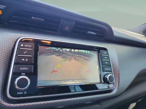 Used 2019 Nissan Kicks S image 26