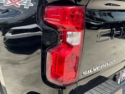 Used 2023 Chevrolet Silverado 2500 Custom w/ Custom Value Package AWD/4WD image 29