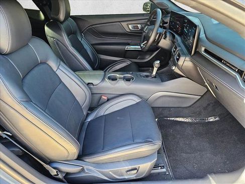 Used 2025 Ford Mustang GT Premium image 19
