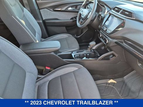 Used 2023 Chevrolet TrailBlazer LT w/ Convenience Package AWD/4WD image 31