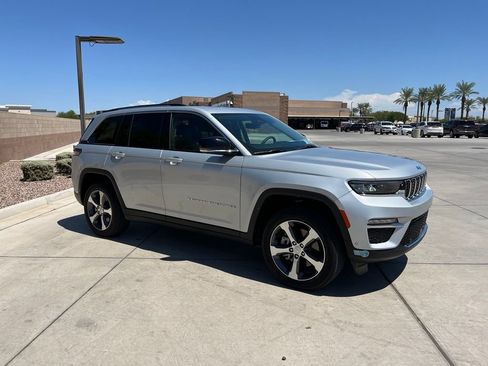 Used 2024 Jeep Grand Cherokee Limited 4xe w/ Luxury Tech Group II AWD/4WD image 5