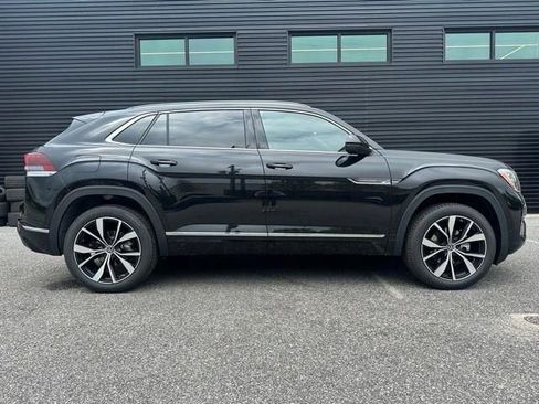New 2025 Volkswagen Atlas Cross Sport SEL Premium R-Line AWD/4WD image 8