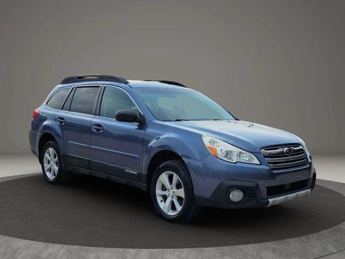 Used 2013 Subaru Outback 3.6R Limited AWD/4WD image 10