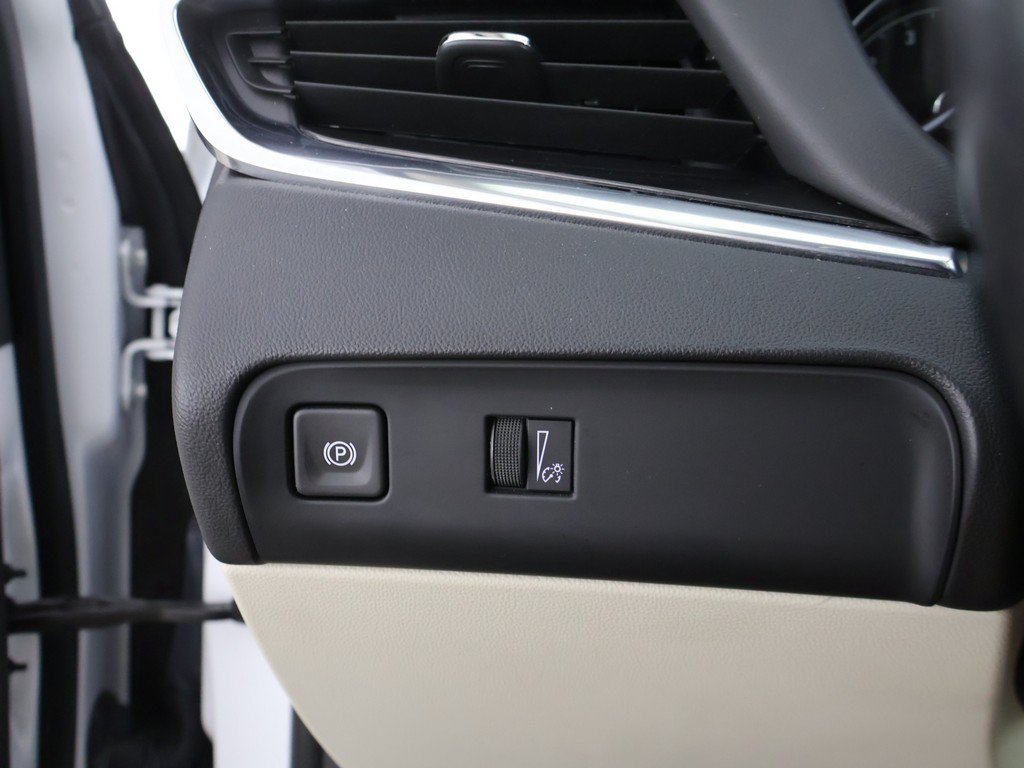 Used 2023 Buick Enclave Essence FWD image 41