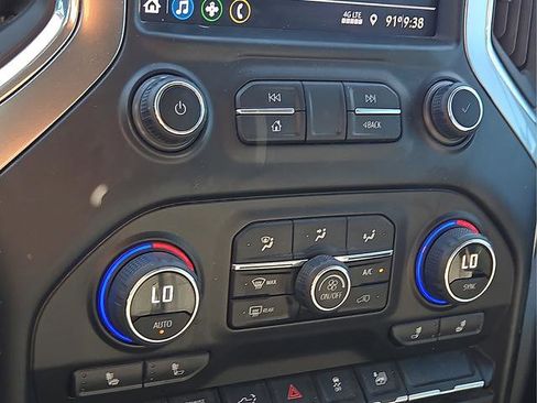 Used 2023 Chevrolet Silverado 2500 LT image 25