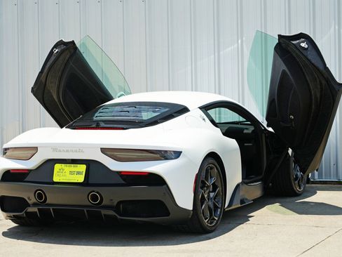 Used 2023 Maserati MC20 Coupe image 57