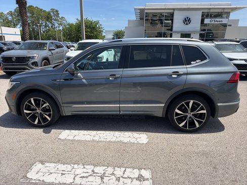 Used 2022 Volkswagen Tiguan SEL R-Line image 4
