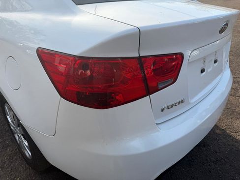 Used 2012 Kia Forte EX image 11