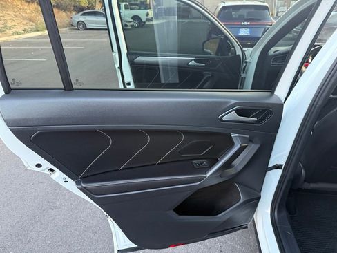 Used 2023 Volkswagen Tiguan SE R-Line image 30