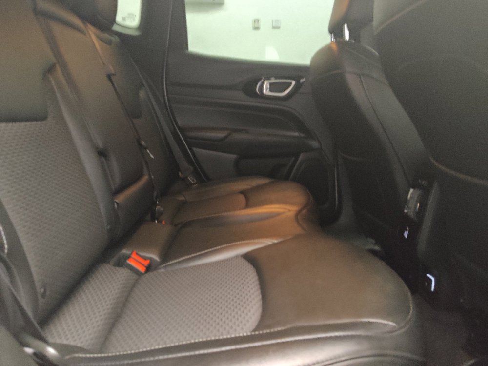 Used 2024 Jeep Compass Latitude w/ Convenience Group AWD/4WD image 19