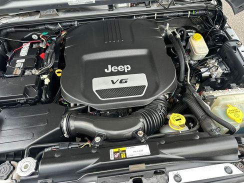 Used 2016 Jeep Wrangler Unlimited Sport w/ Quick Order Package 24S AWD/4WD image 22