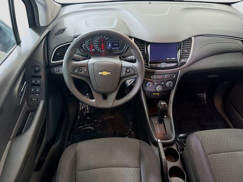 Used 2020 Chevrolet Trax LS w/ Tint and Cruise Package FWD image 17