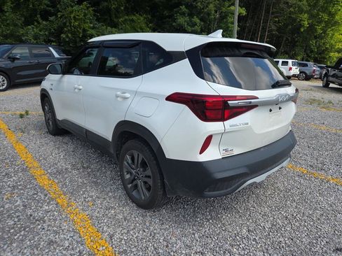Used 2023 Kia Seltos LX AWD/4WD image 6