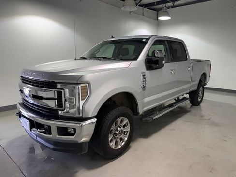 Used 2019 Ford F250 XLT w/ XLT Premium Package AWD/4WD image 3