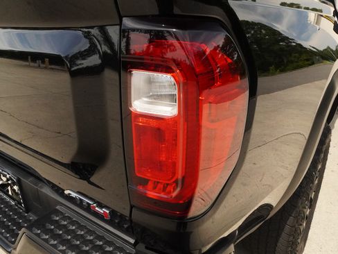 Used 2026 GMC Canyon AT4 w/ Technology Plus Package AWD/4WD image 35