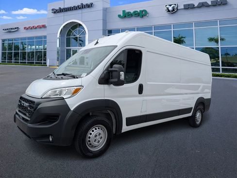 Used 2024 RAM ProMaster 2500 w/ Convenience Group image 3