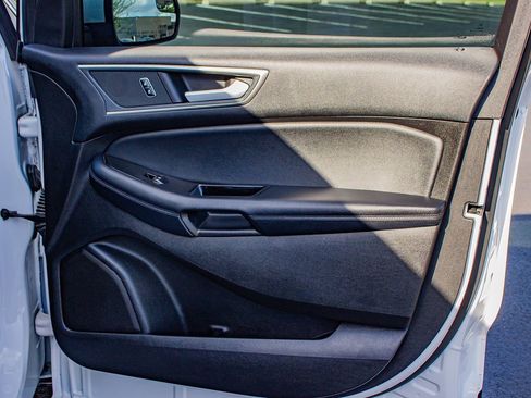 Used 2018 Ford Edge SEL w/ Equipment Group 201A AWD/4WD image 21
