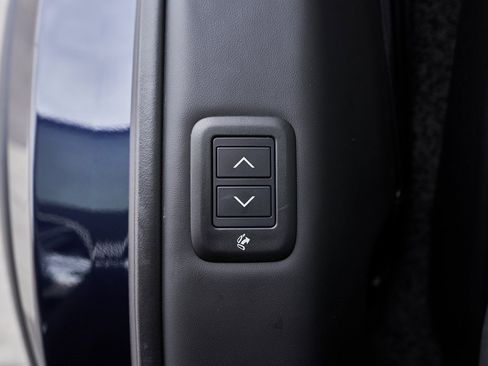 Used 2023 Land Rover Range Rover Long Wheelbase SE image 42