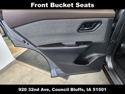 Used 2023 Nissan Rogue S image 15