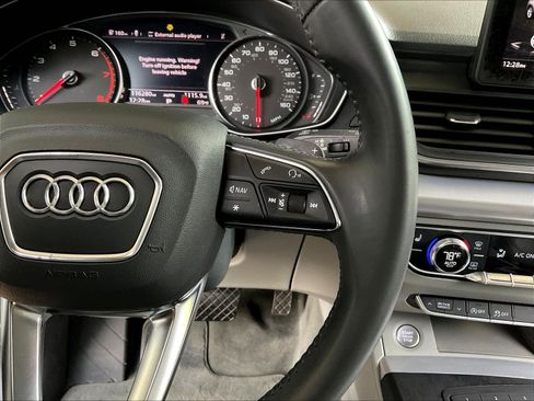 Used 2019 Audi Q5 2.0T Premium w/ Convenience Package AWD/4WD image 12