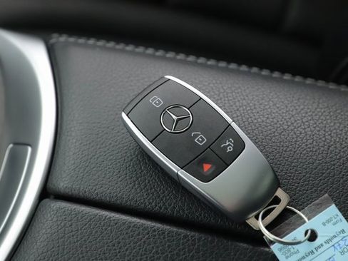 Used 2021 Mercedes-Benz GLC 300 4MATIC image 20