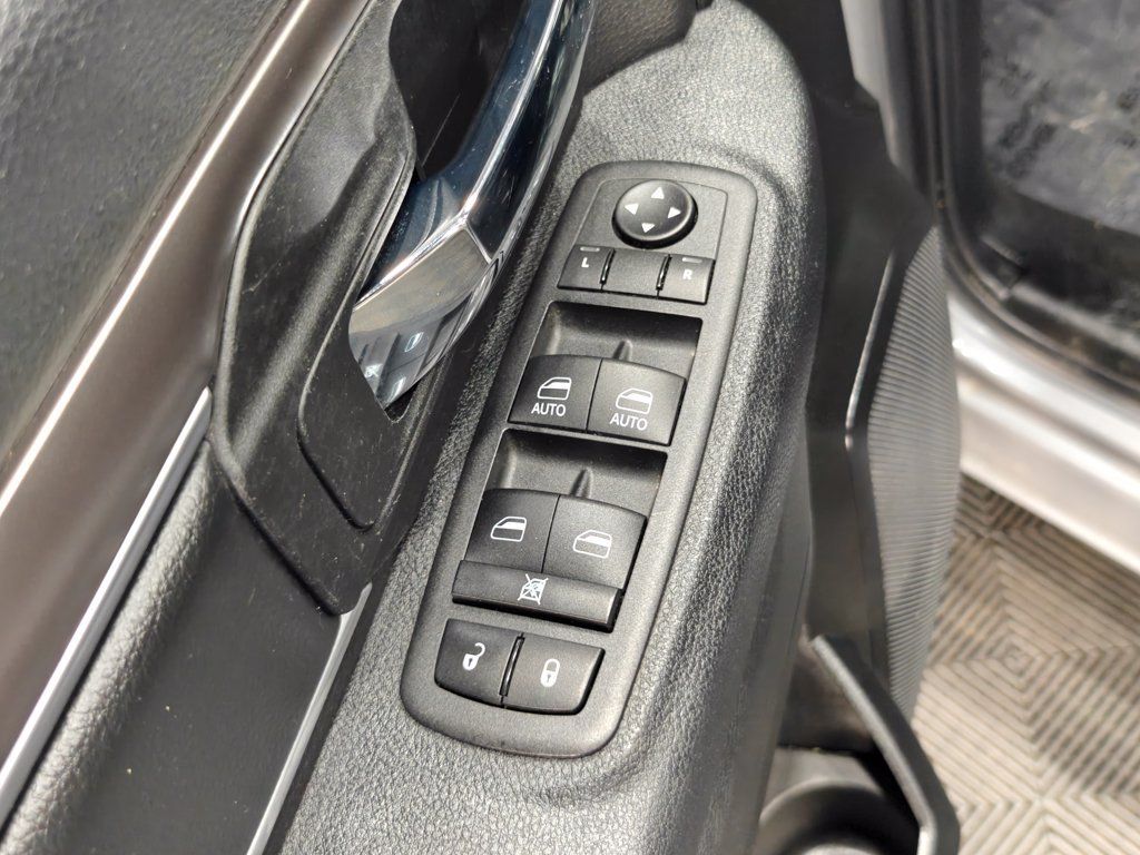 Used 2024 RAM 1500 Warlock AWD/4WD image 42