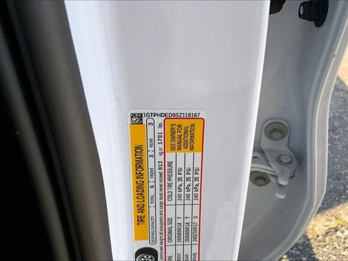 Used 2025 GMC Sierra 1500 SLT RWD image 31