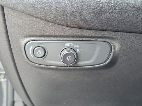 Used 2019 Chevrolet Equinox LS w/ LS Convenience Package FWD image 26