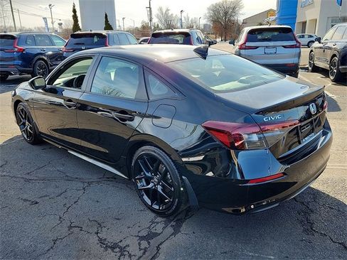 Used 2025 Honda Civic Sport image 4