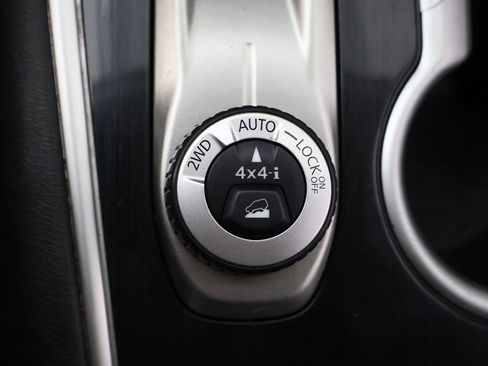 Used 2019 Nissan Pathfinder SV image 51