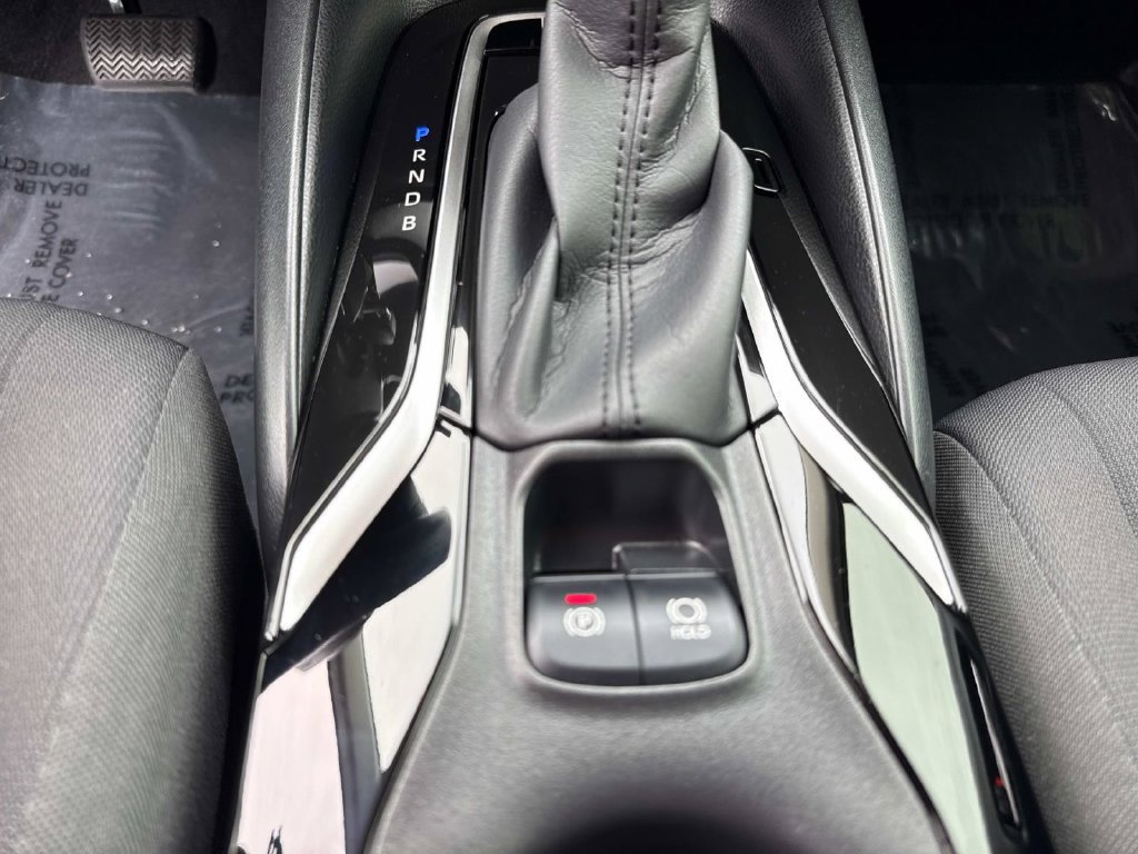 Used 2021 Toyota Corolla LE FWD image 30