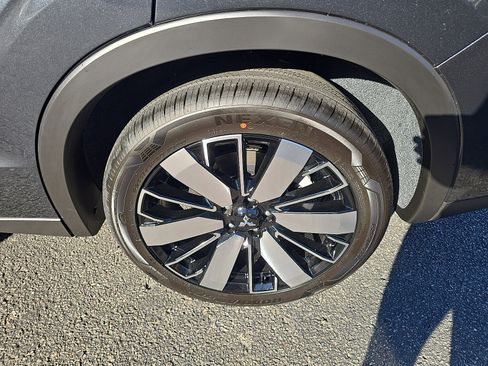 New 2025 Mitsubishi Outlander SE image 28