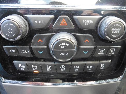 Used 2020 Jeep Grand Cherokee Overland image 12