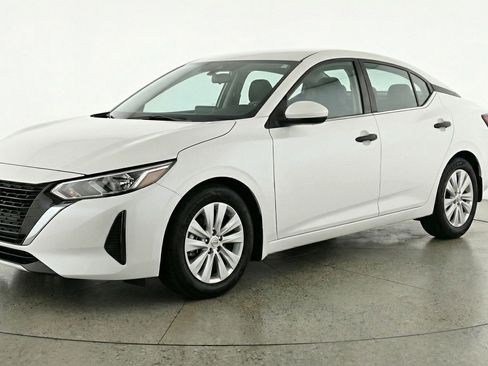 Used 2025 Nissan Sentra S image 3