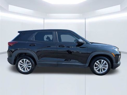 Used 2023 Chevrolet TrailBlazer LS FWD image 3