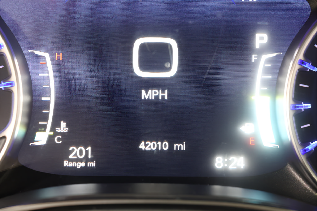 Used 2026 Chrysler Pacifica Limited w/ S Appearance Package FWD image 15