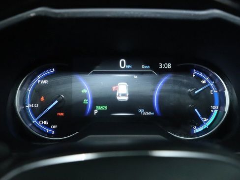 Used 2024 Toyota RAV4 SE w/ Weather & Moonroof Package image 25