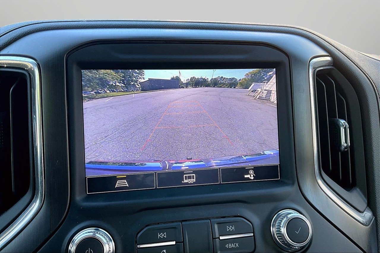 Used 2022 GMC Sierra 1500 AT4 w/ AT4 Premium Package AWD/4WD image 14