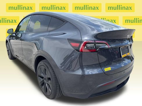Used 2025 Tesla Model Y Long Range AWD/4WD image 8