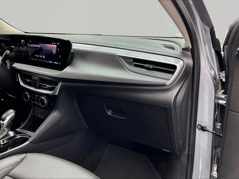 Used 2024 Buick Encore GX Sport Touring FWD image 17