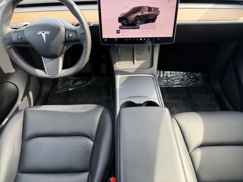 Used 2022 Tesla Model Y Long Range image 5