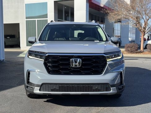 Used 2023 Honda Pilot Elite image 3