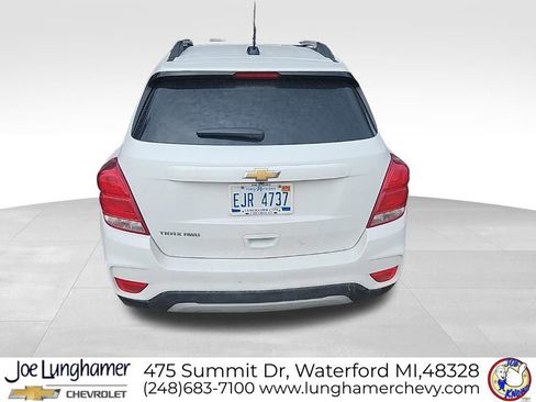 Used 2022 Chevrolet Trax LT w/ LT Convenience Package image 3