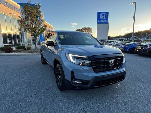 New 2026 Honda Ridgeline Black Edition image 2