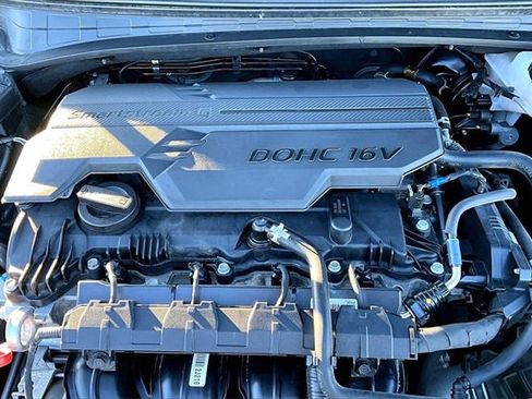 Used 2024 Hyundai Elantra SEL image 30