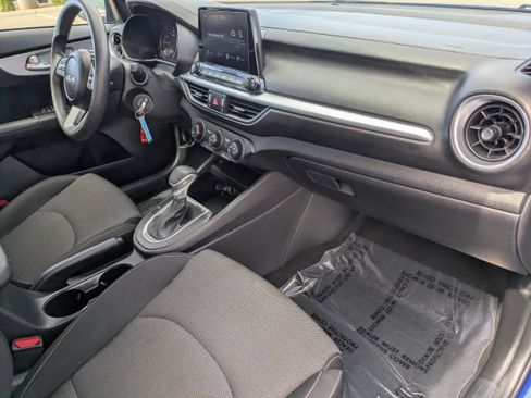 Used 2024 Kia Forte LXS FWD image 12