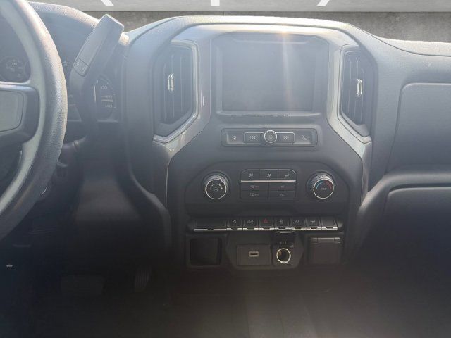 Used 2020 Chevrolet Silverado 1500 Custom w/ Custom Value Package RWD image 3