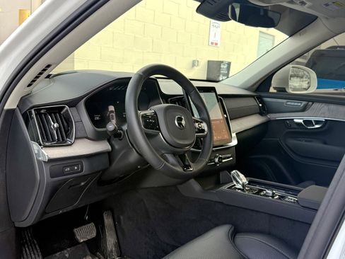 Used 2025 Volvo XC90 T8 Ultra w/ Protection Package image 9